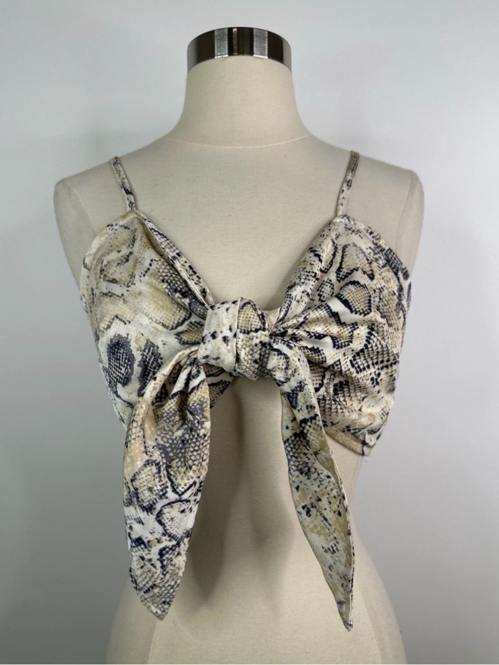 J.O.A. Tie-front Smocked Back  Snake Print Crop Top - Beige/Black